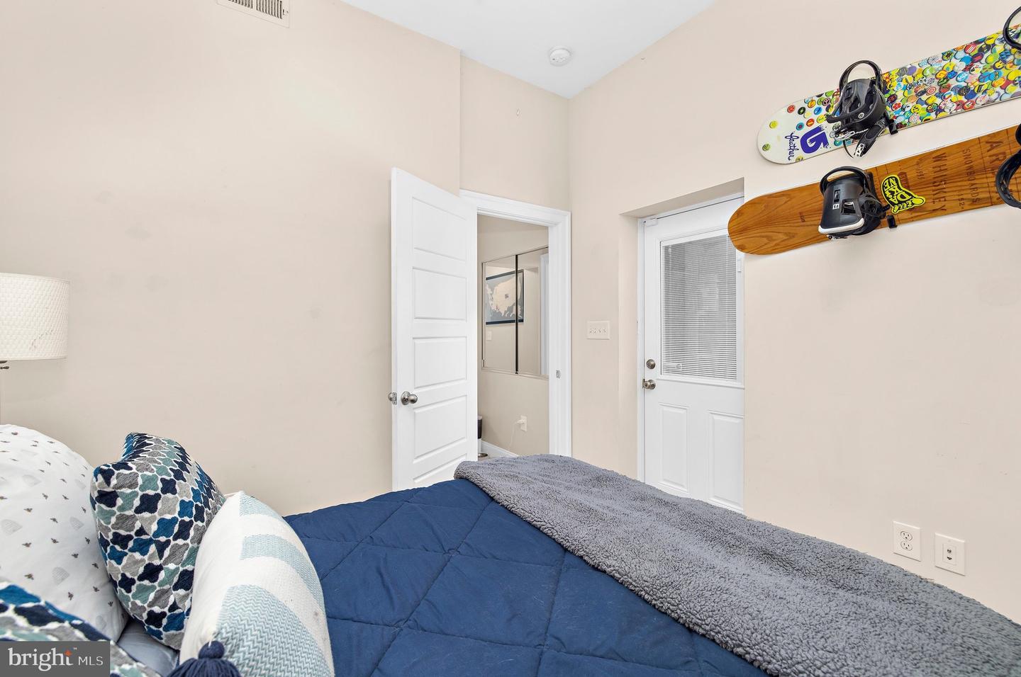 1002 Olive St Property Photo 25