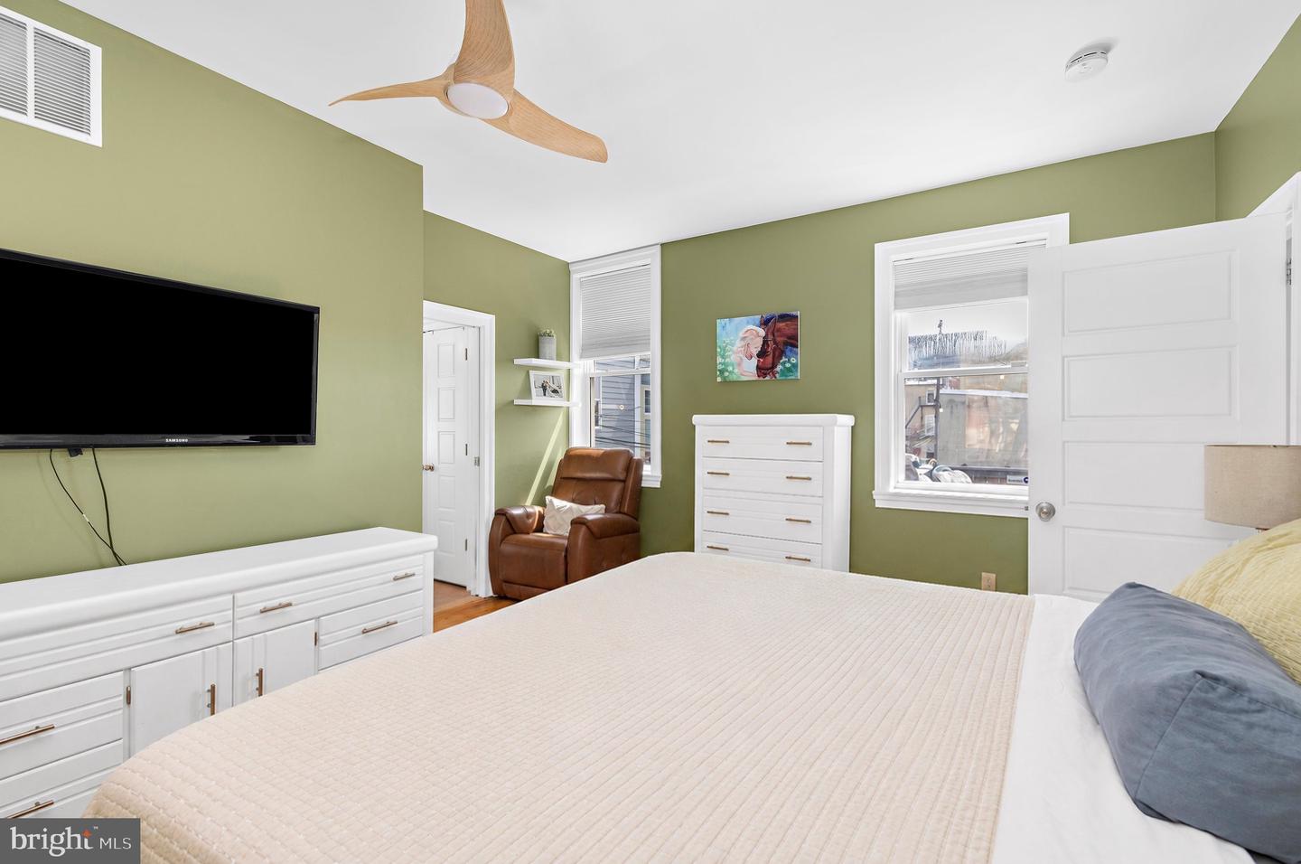 1002 Olive St Property Photo 29