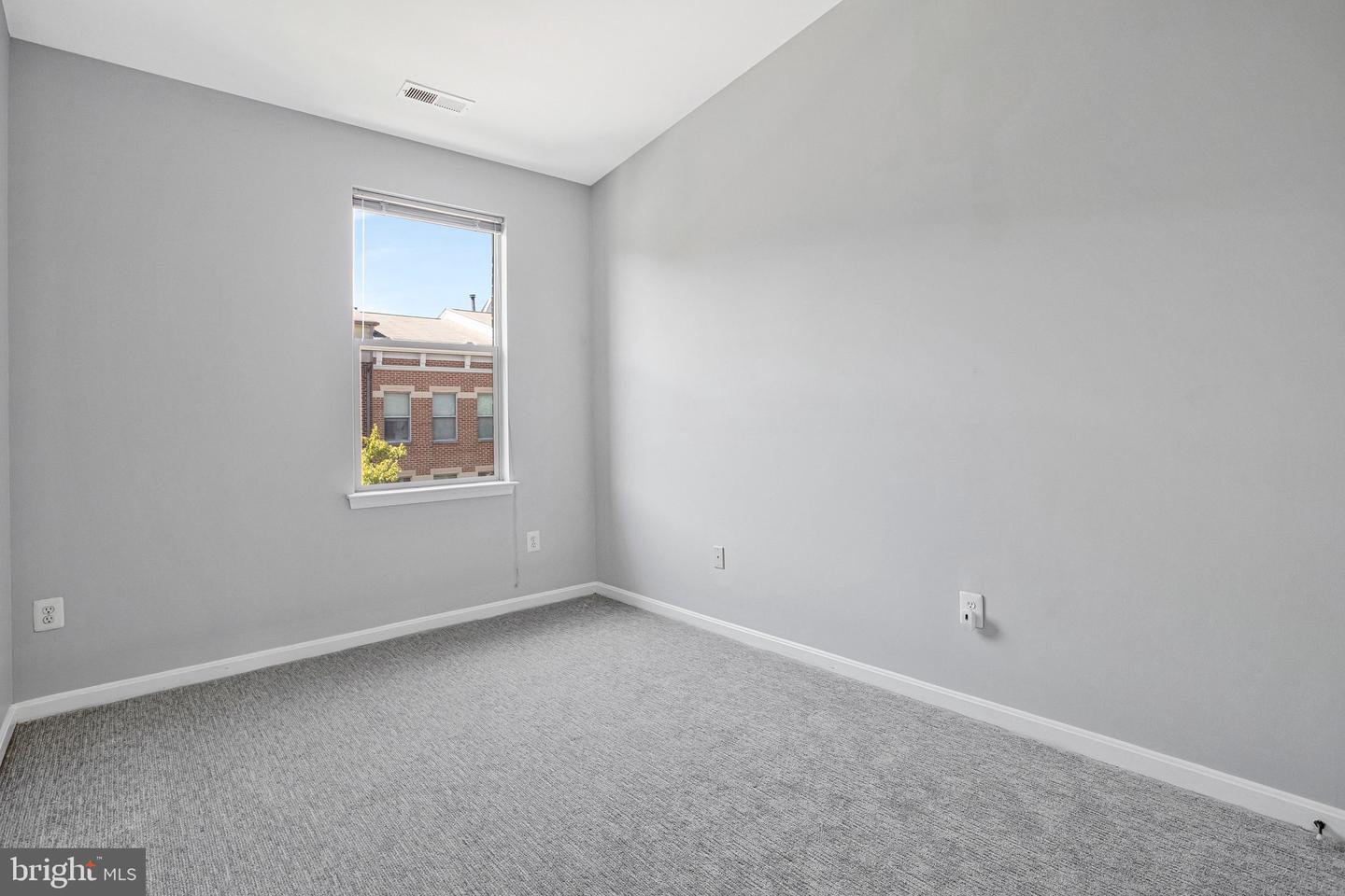 125 S High St #108 Property Photo 14