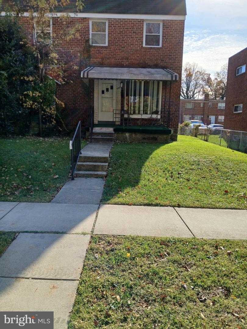 5583 NW KENNISON AVE NW Property Photo 1