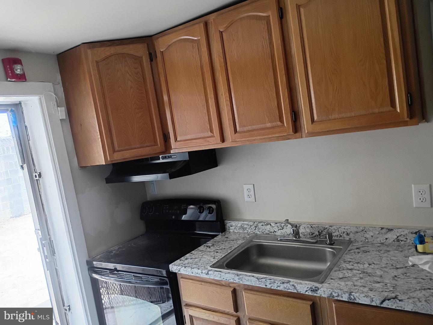 709 Poplar Grove St Property Photo 6