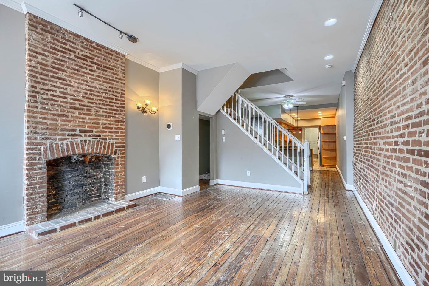 1305 S Hanover St S Property Photo 3