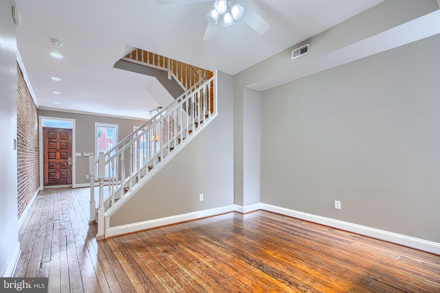 1305 S Hanover St S Property Photo 4