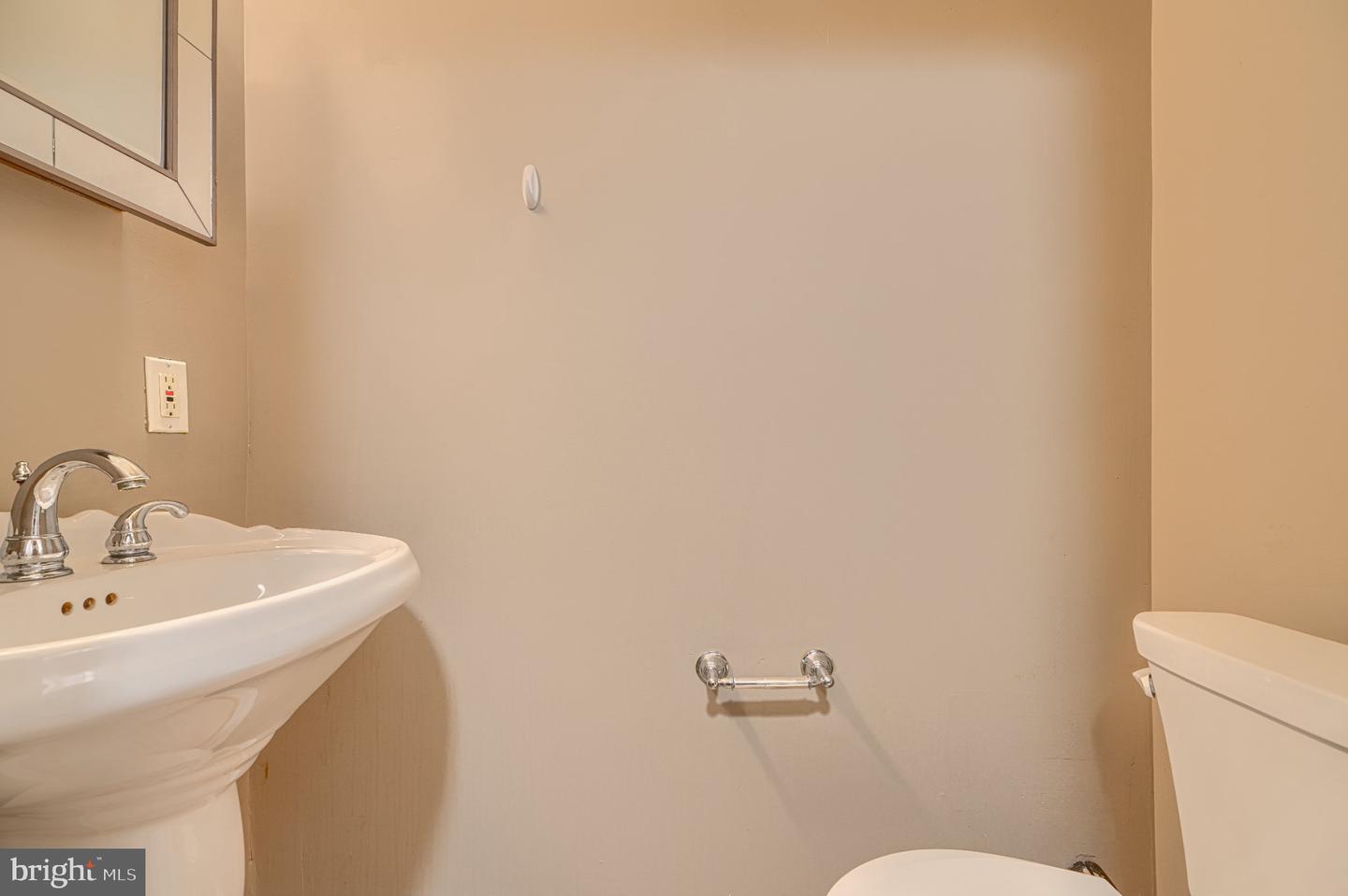 1305 S Hanover St S Property Photo 11