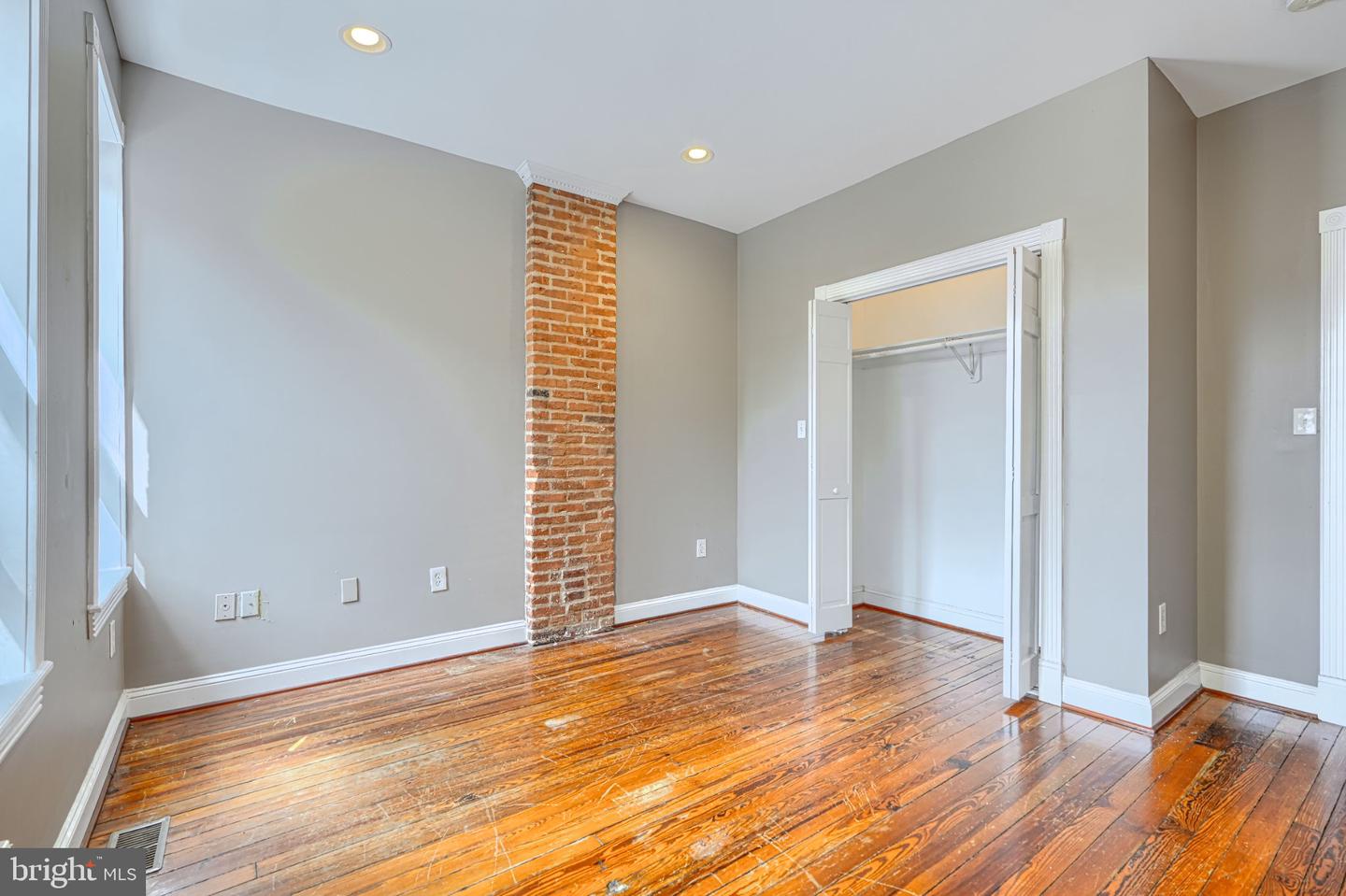 1305 S Hanover St S Property Photo 16
