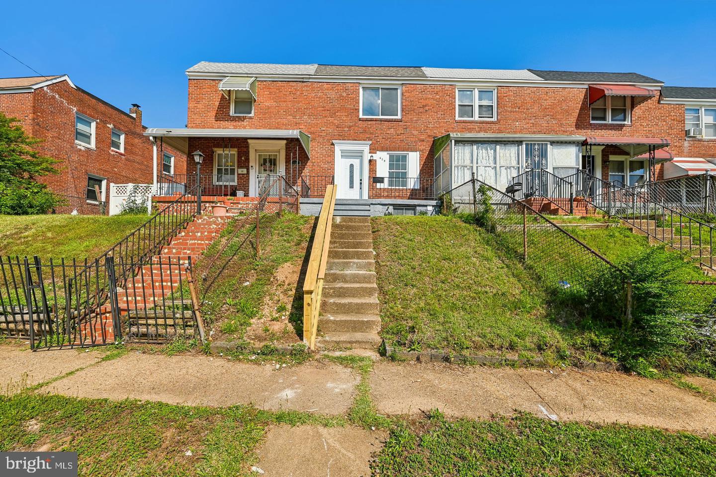 628 ROUNDVIEW RD Property Photo 1