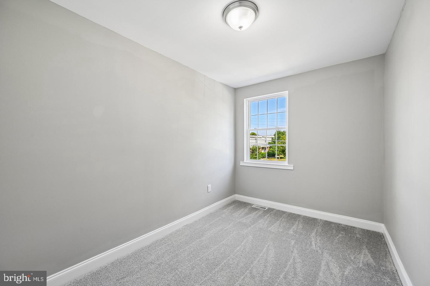 628 Roundview Rd Property Photo 25