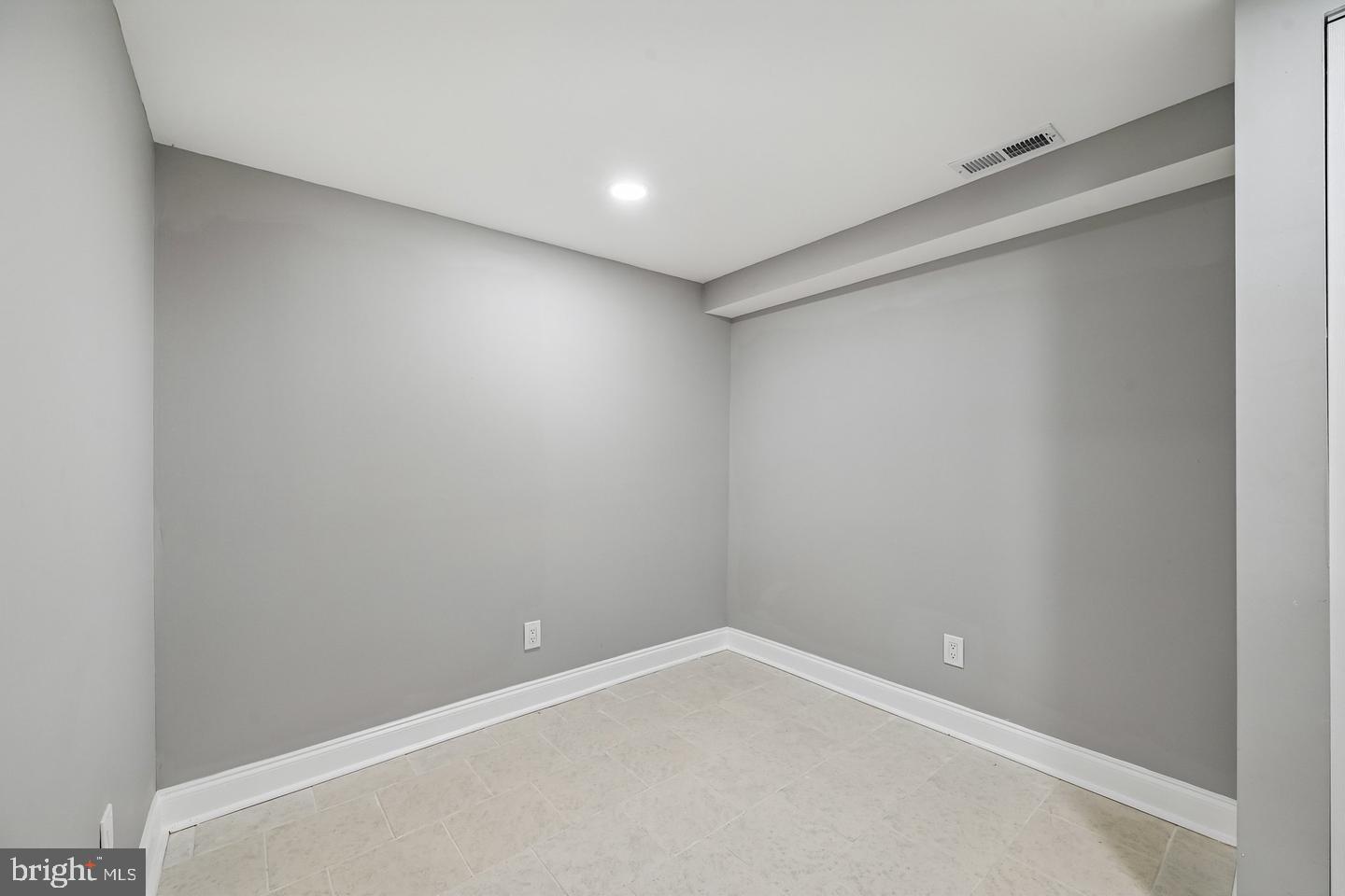 628 Roundview Rd Property Photo 27