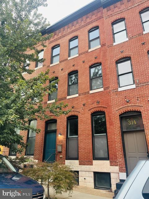 312 E Lanvale St E Property Photo 1