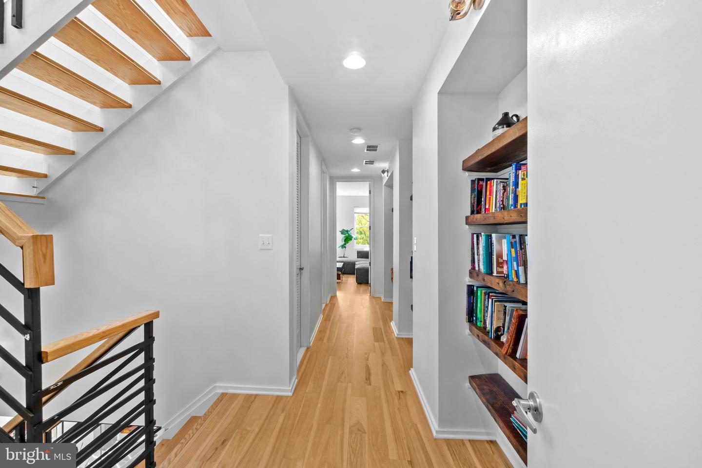 312 E Lanvale St E Property Photo 14