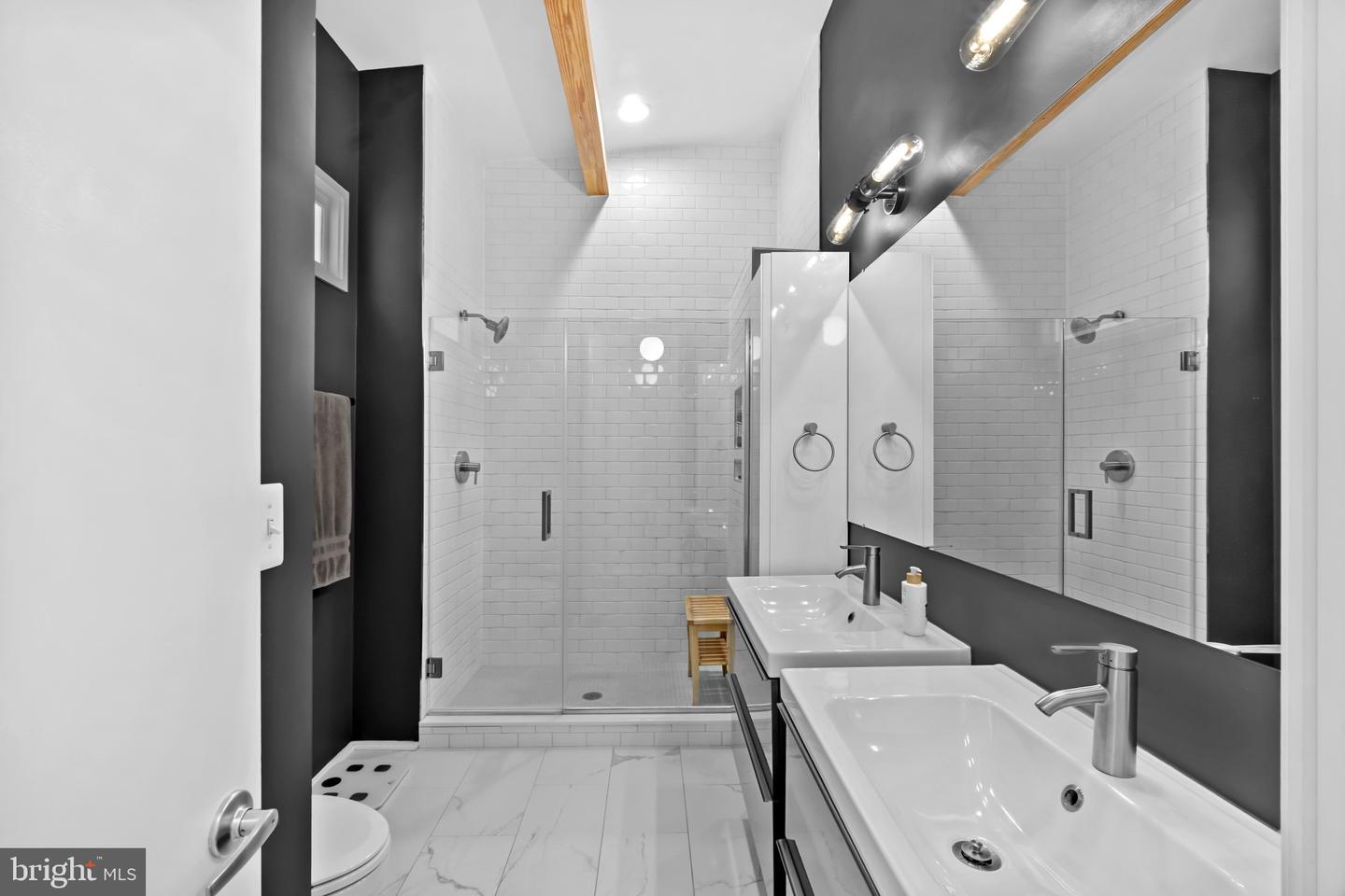 312 E Lanvale St E Property Photo 22