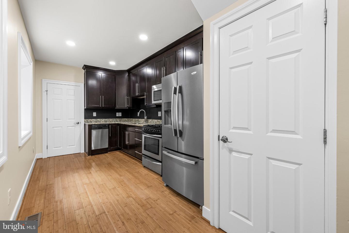 1815 Fleet St Property Photo 16
