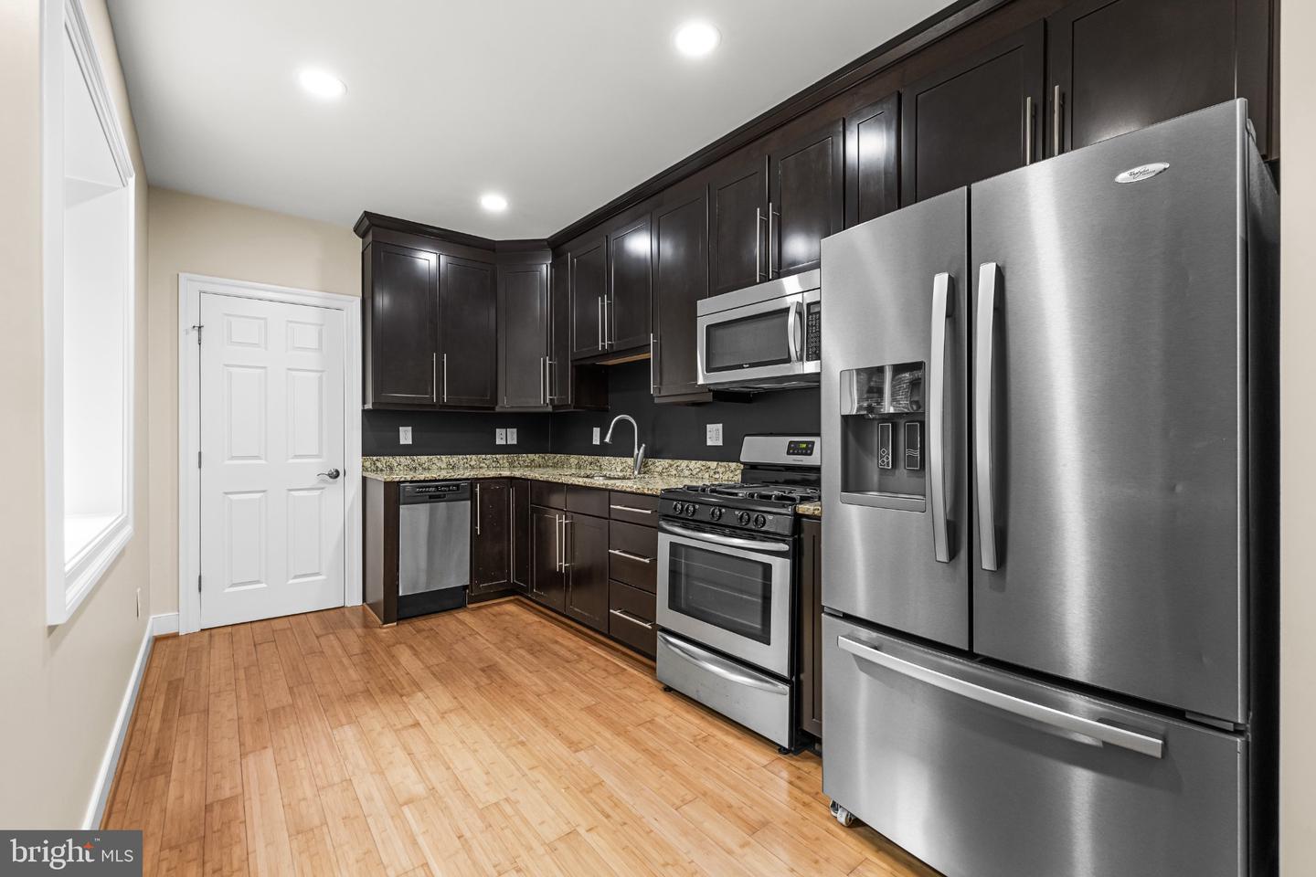 1815 Fleet St Property Photo 17
