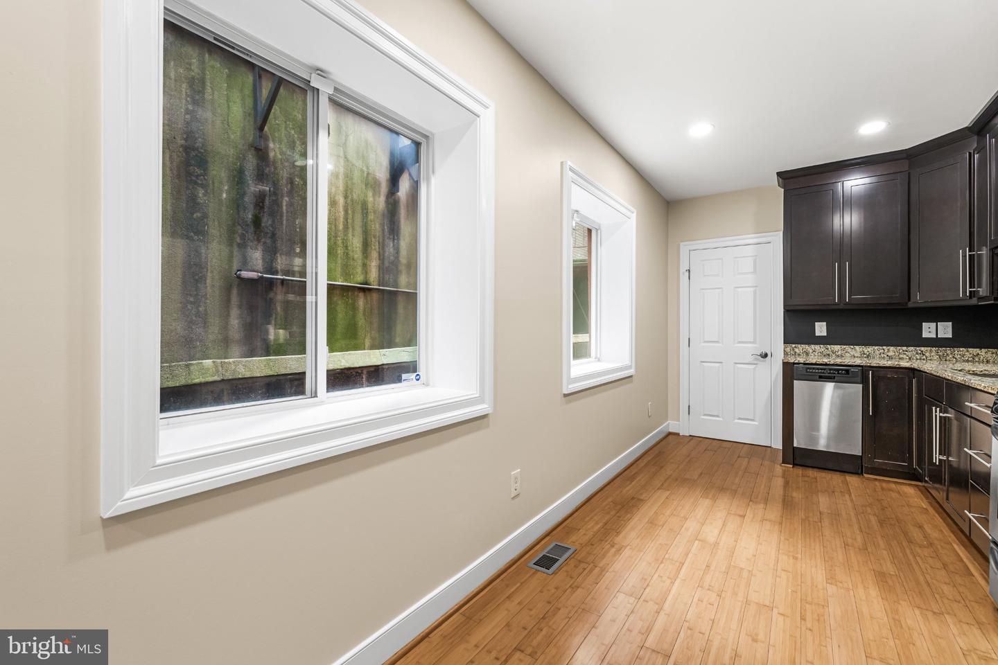 1815 Fleet St Property Photo 18