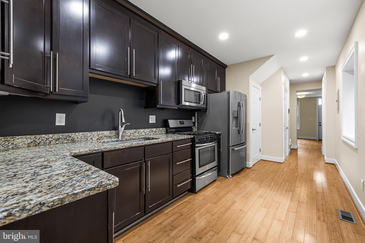 1815 Fleet St Property Photo 19