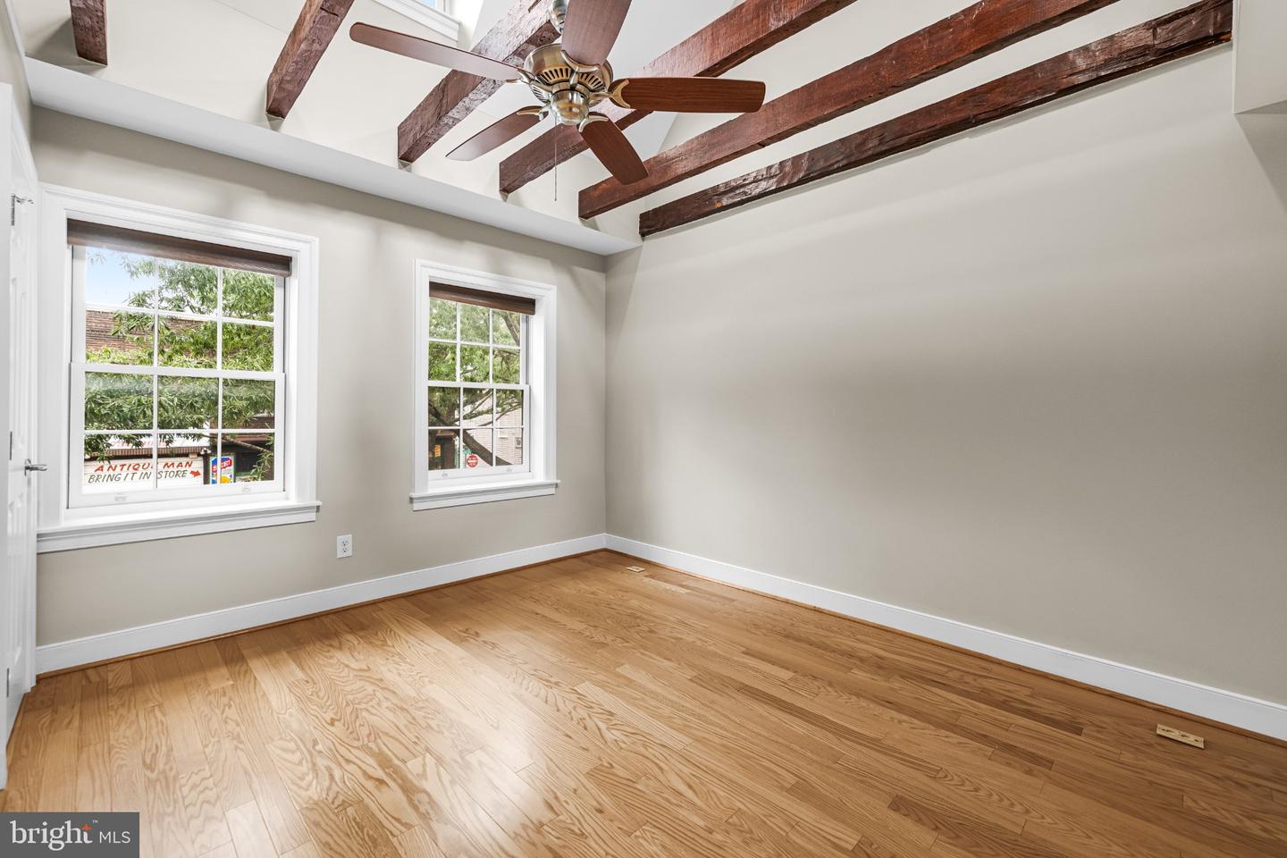 1815 Fleet St Property Photo 29