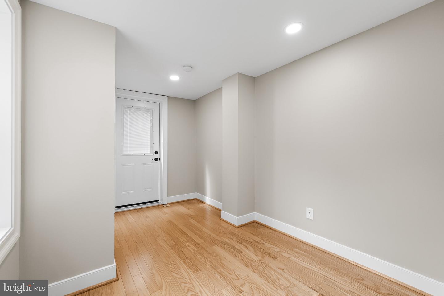 1815 Fleet St Property Photo 31