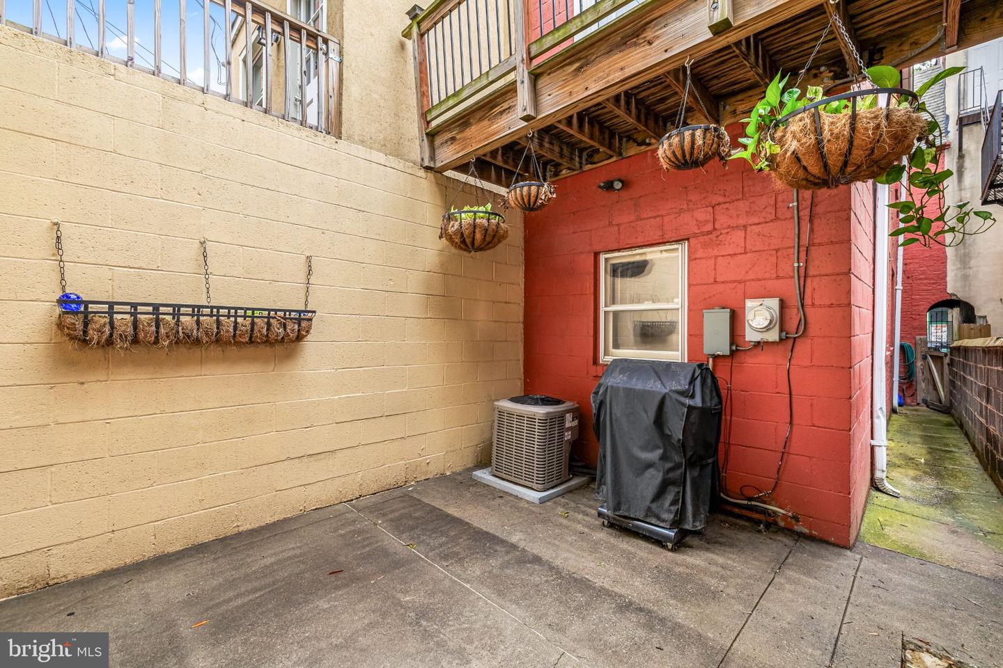 1815 Fleet St Property Photo 38