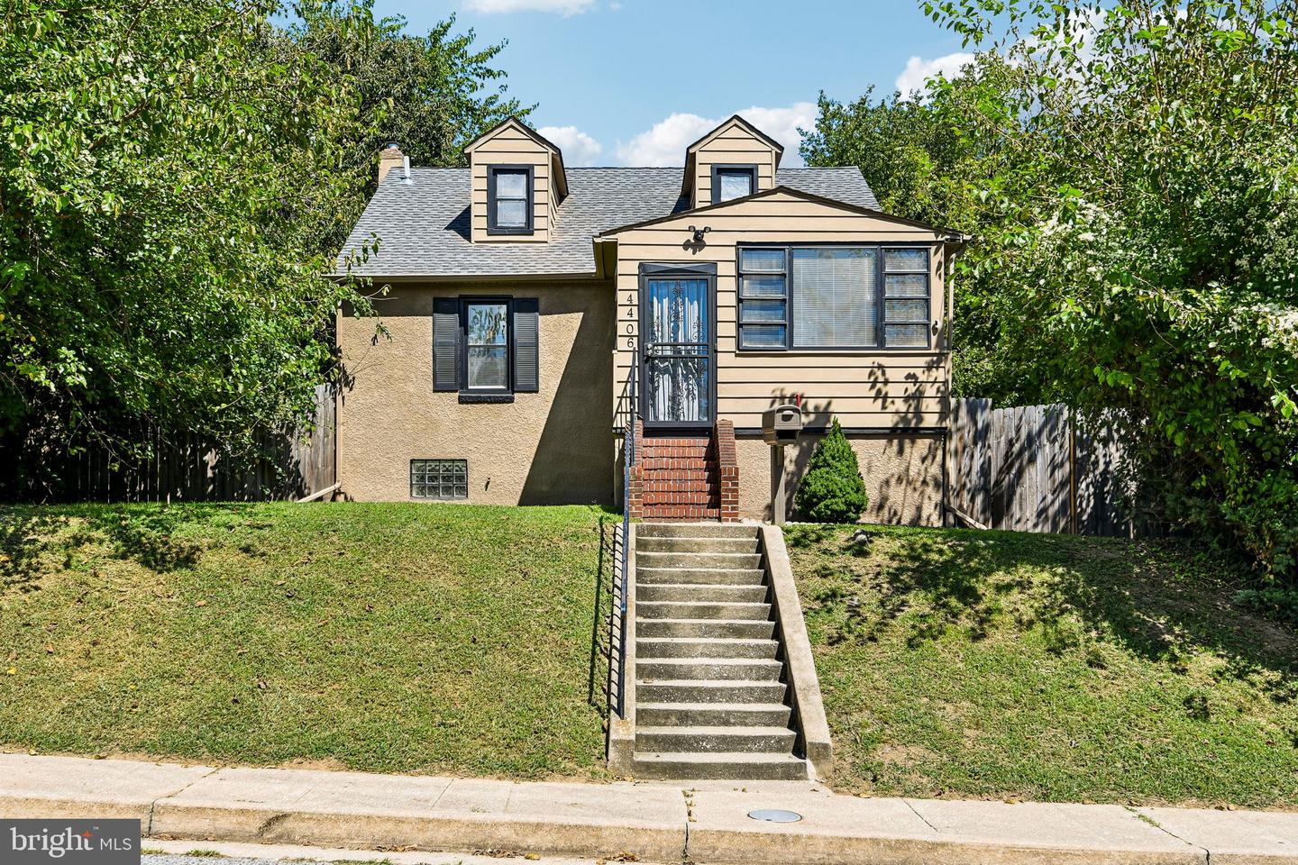 4406 Furley Ave Property Photo 1