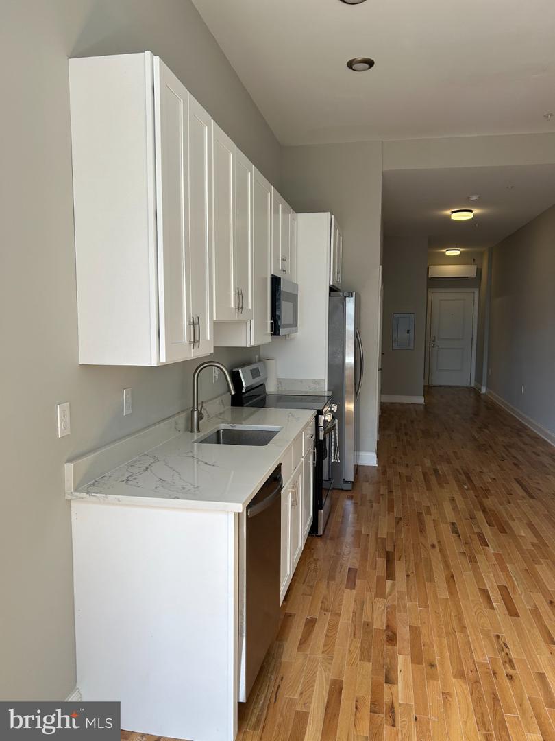 100 W Lexington St #405 Property Photo 10
