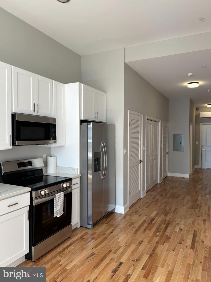 100 W Lexington St #405 Property Photo 11