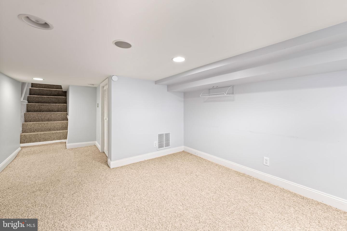 3211 Foster Property Photo 25