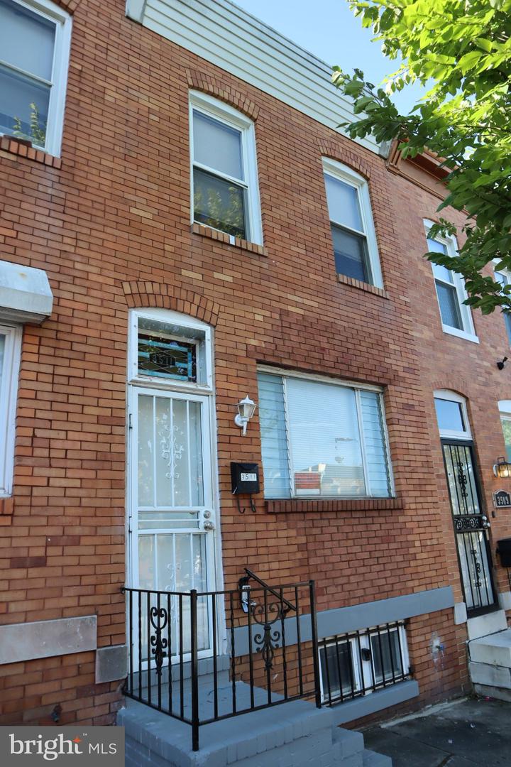 3511 E FAIRMOUNT AVE Property Photo 1