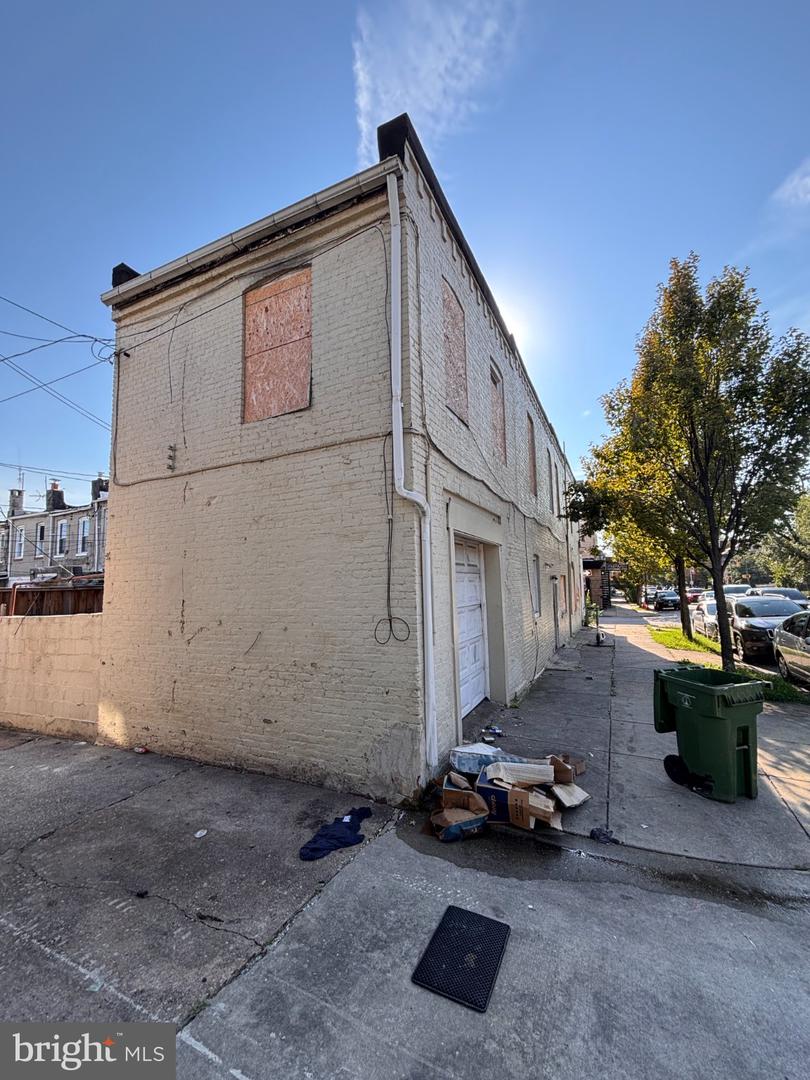 165 N Curley St Property Photo 3