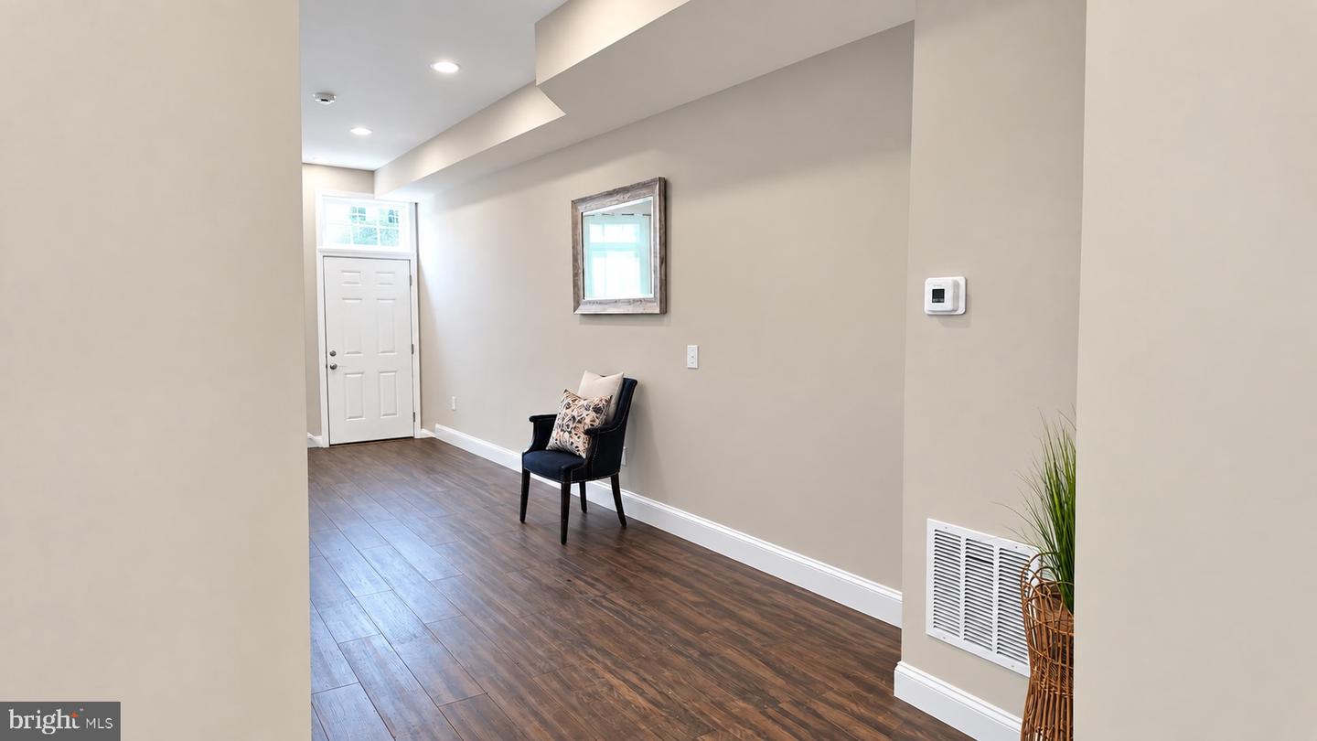 2831 Parkwood Ave Property Photo 12