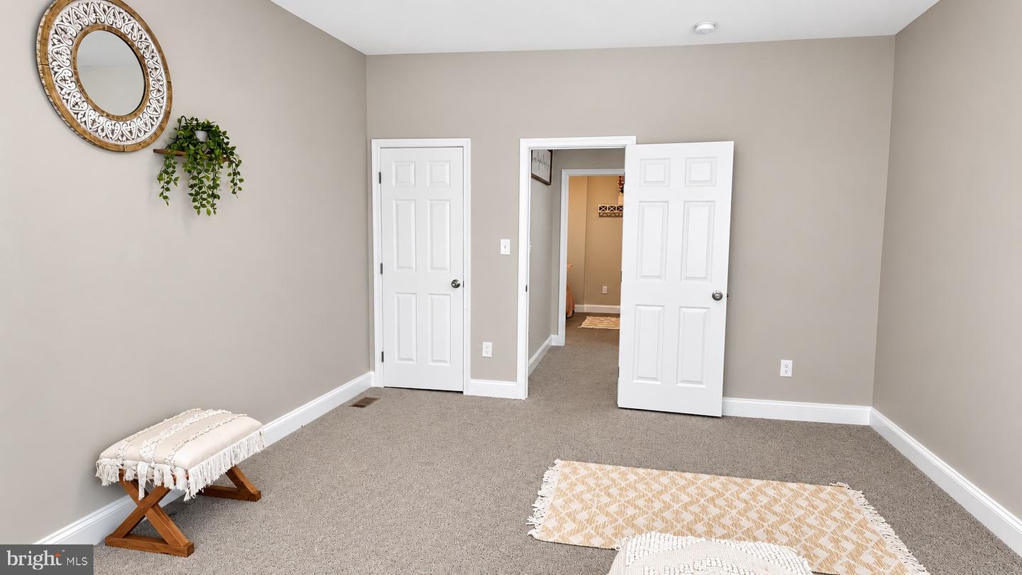 2831 Parkwood Ave Property Photo 18