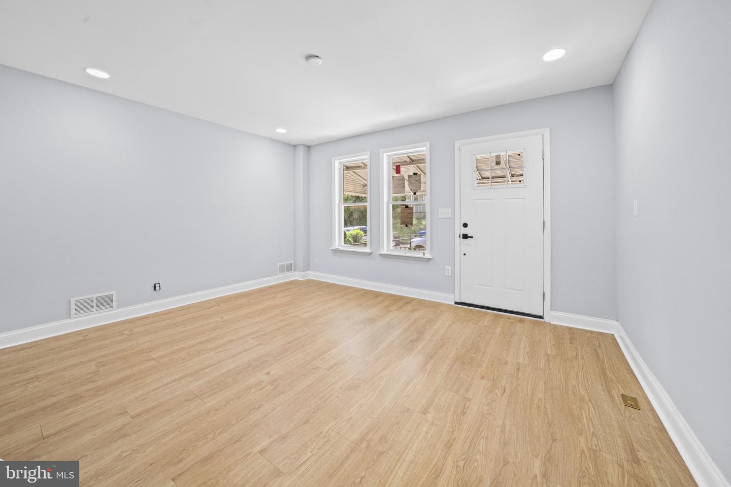 1150 Monroe Property Photo 4