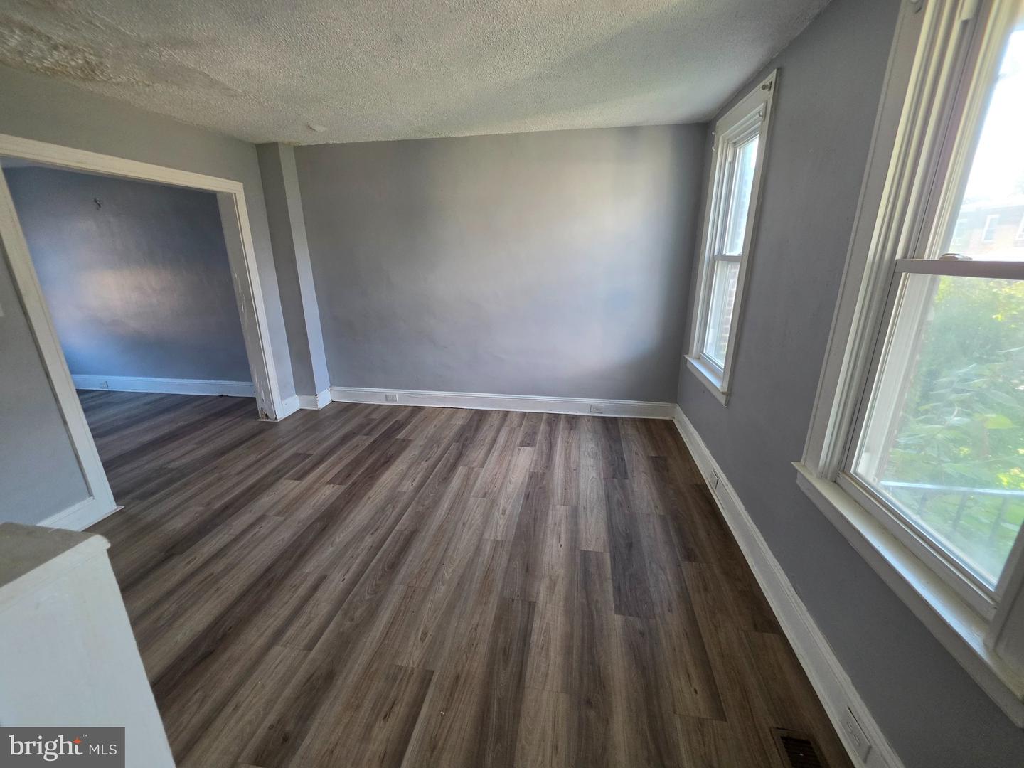 3233 Elmley Ave Property Photo 2