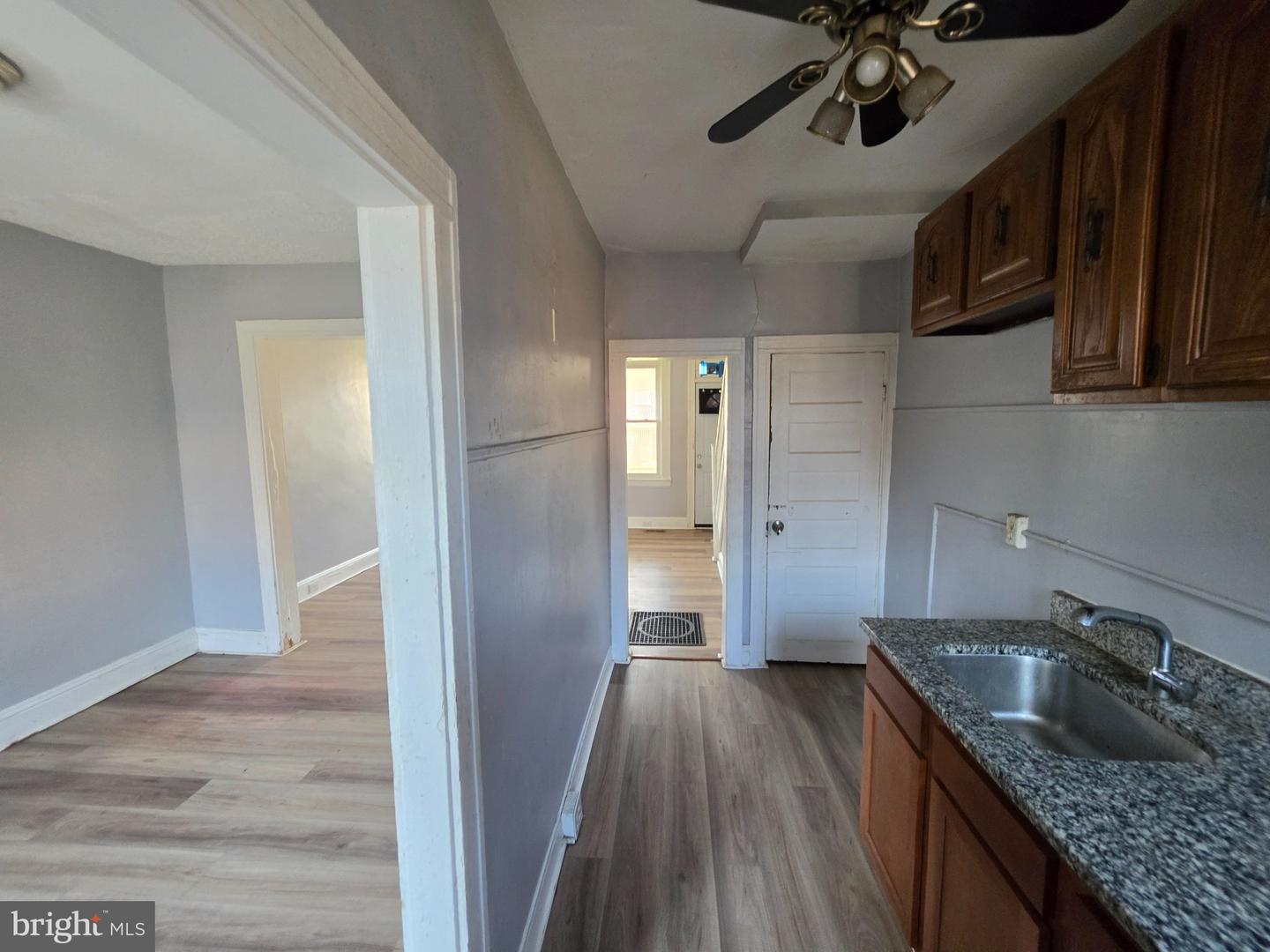3233 Elmley Ave Property Photo 9