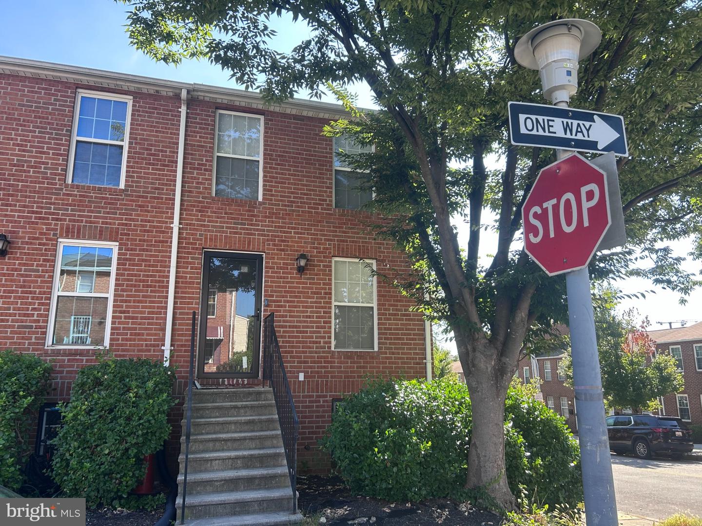 1101 SOMERSET ST Property Photo 1