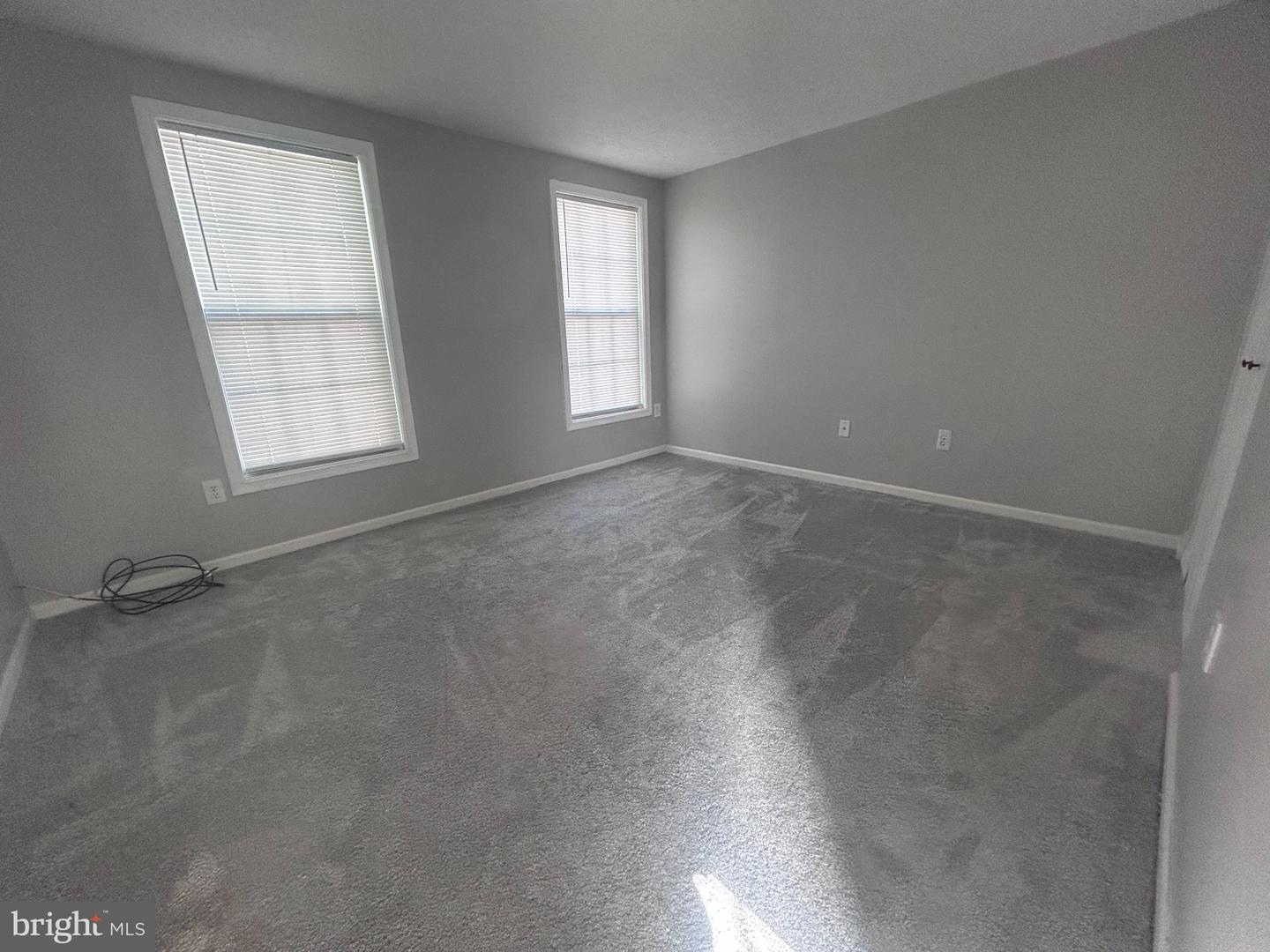 1101 Somerset St Property Photo 7