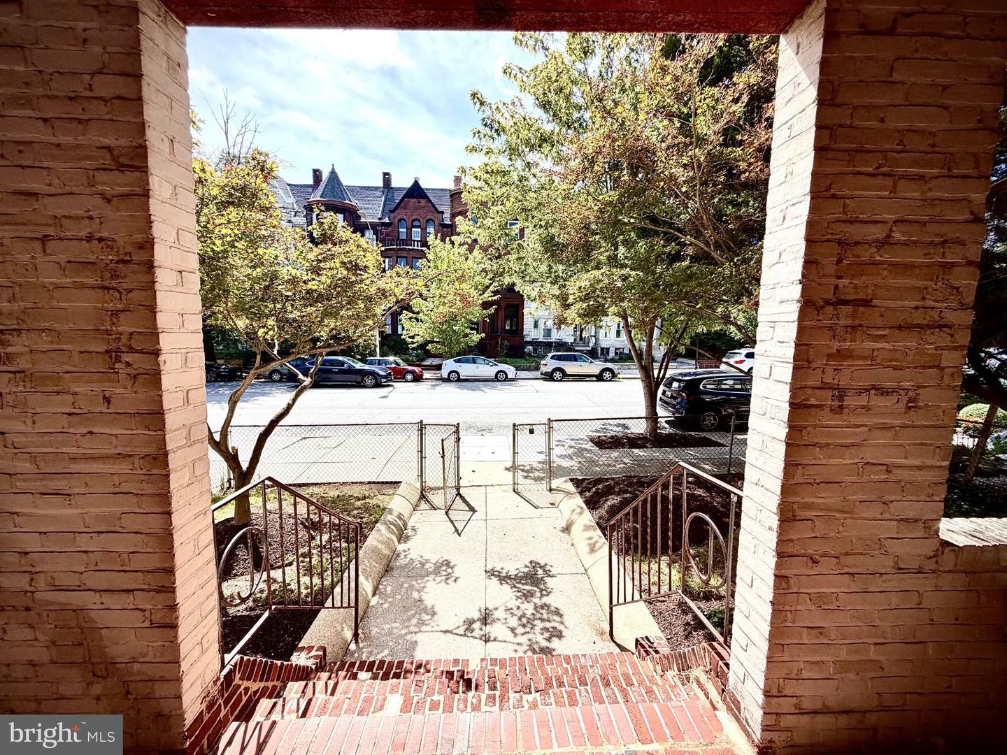 2425 Eutaw Pl Property Photo 2