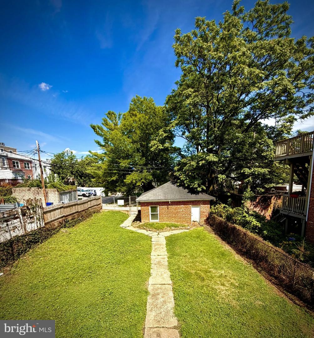 2425 Eutaw Pl Property Photo 4