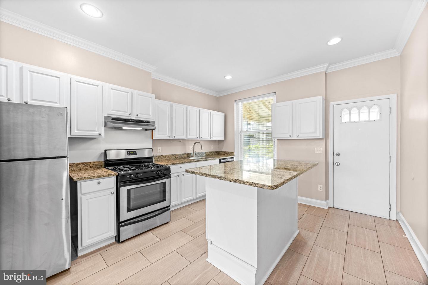 237 S Bouldin St Property Photo 11