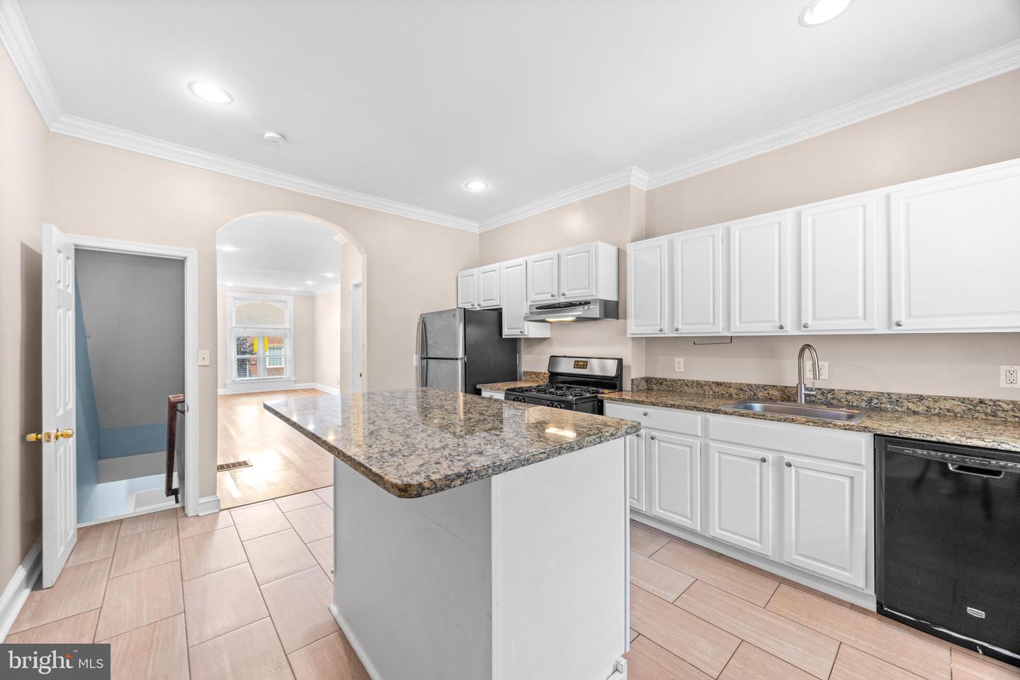 237 S Bouldin St Property Photo 12