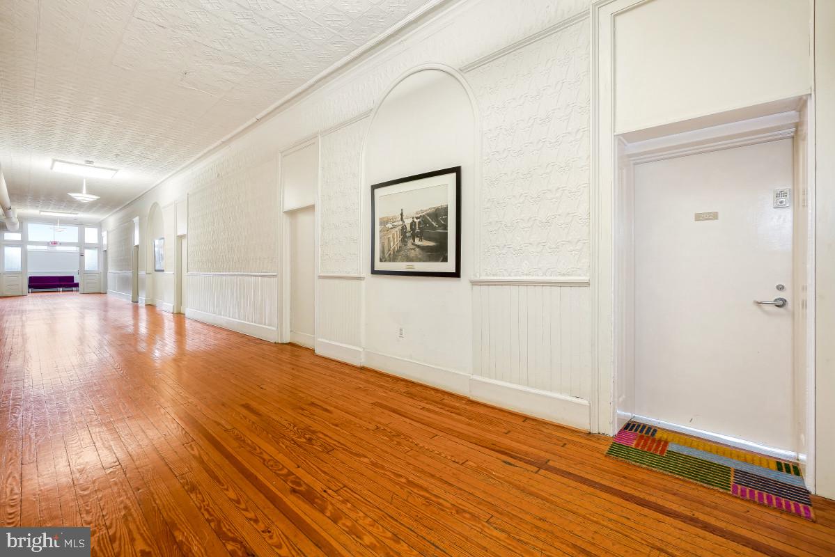 112 E West St #202 Property Photo 5