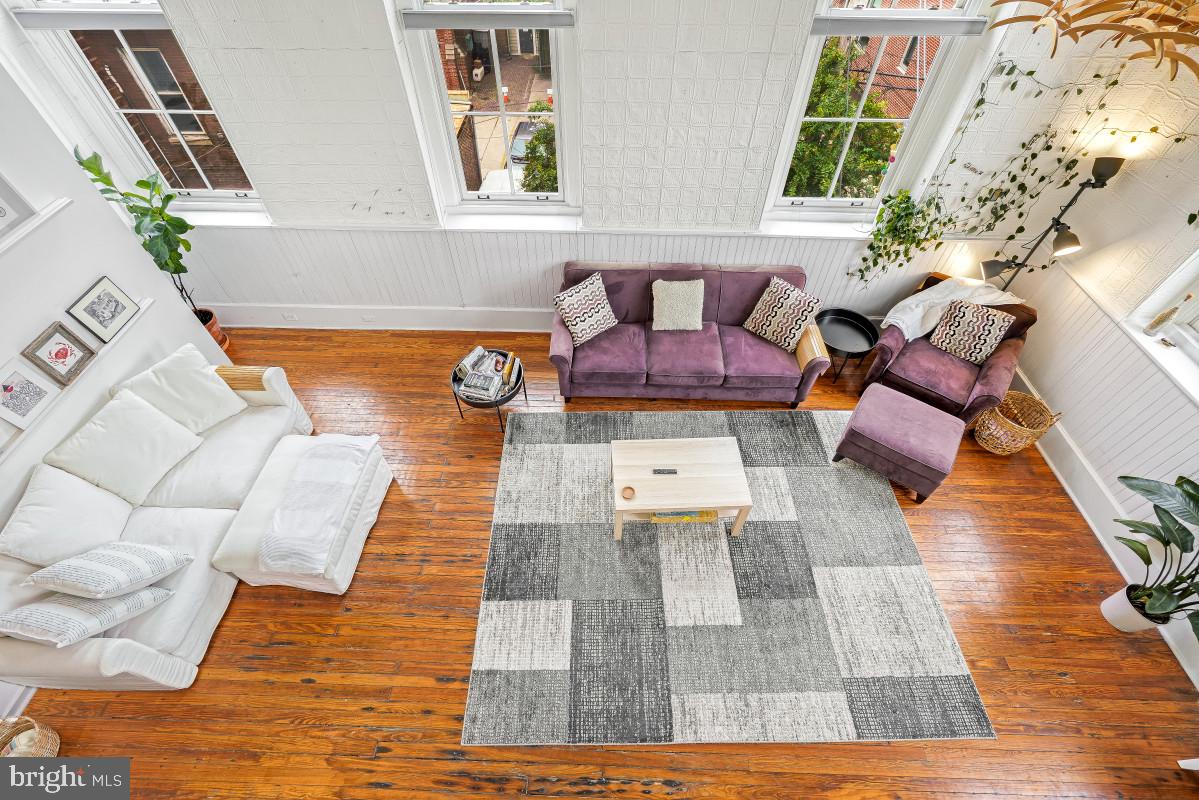 112 E West St #202 Property Photo 23