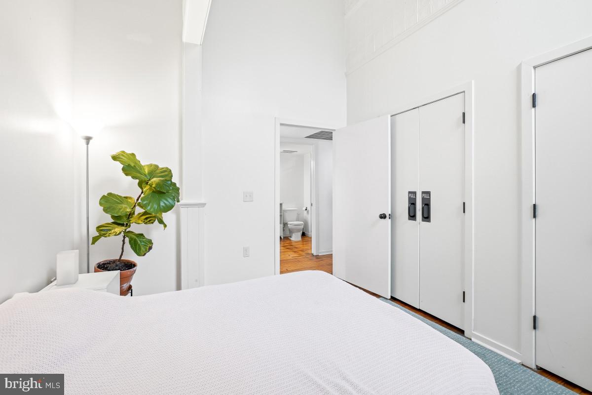 112 E West St #202 Property Photo 26