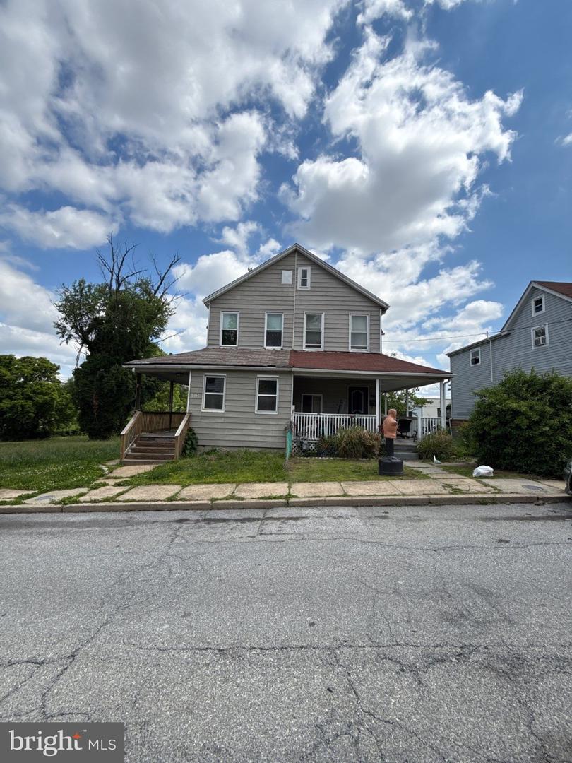 1015 PARKSLEY AVE Property Photo 1