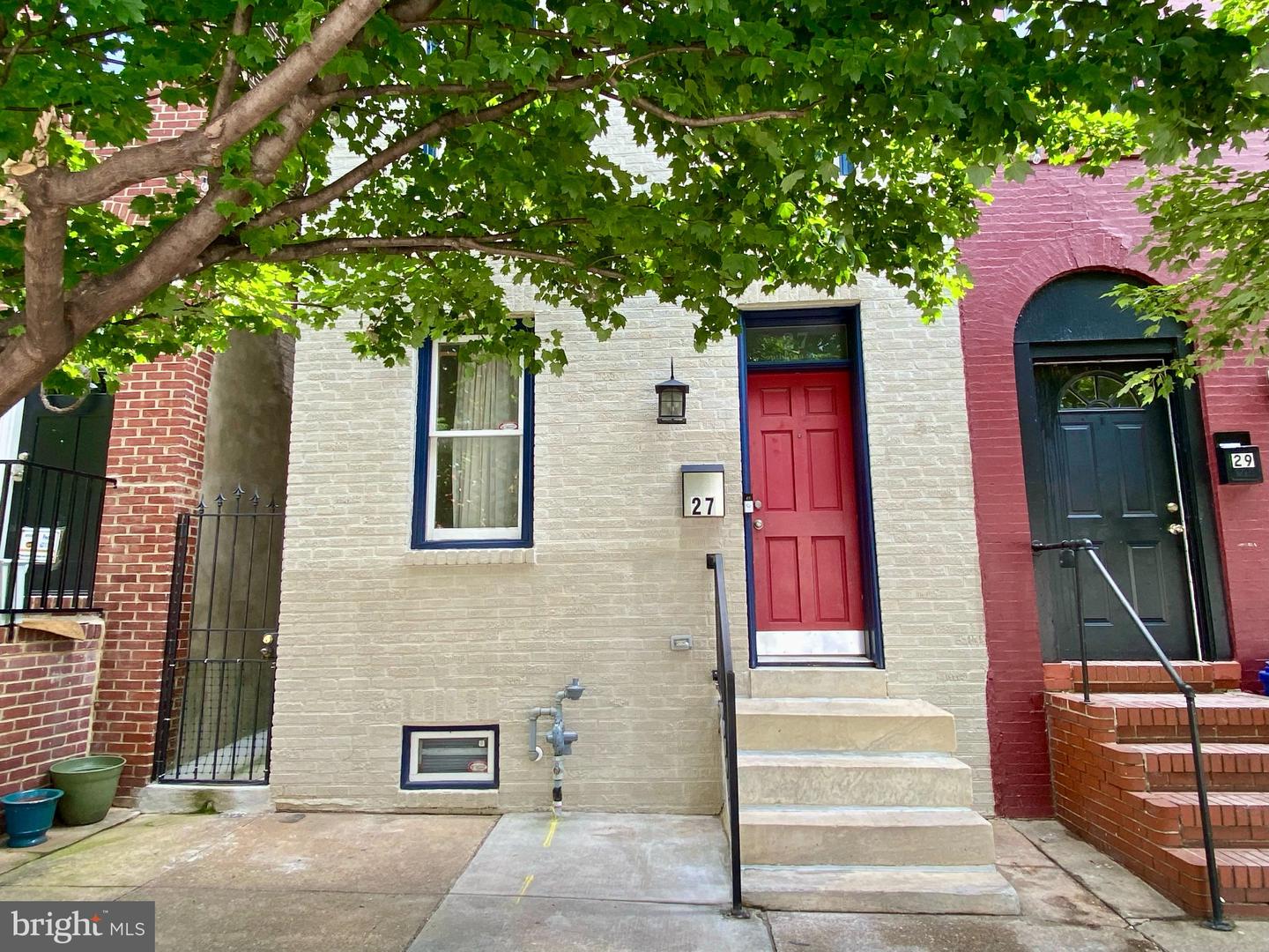 27 S ANN ST
