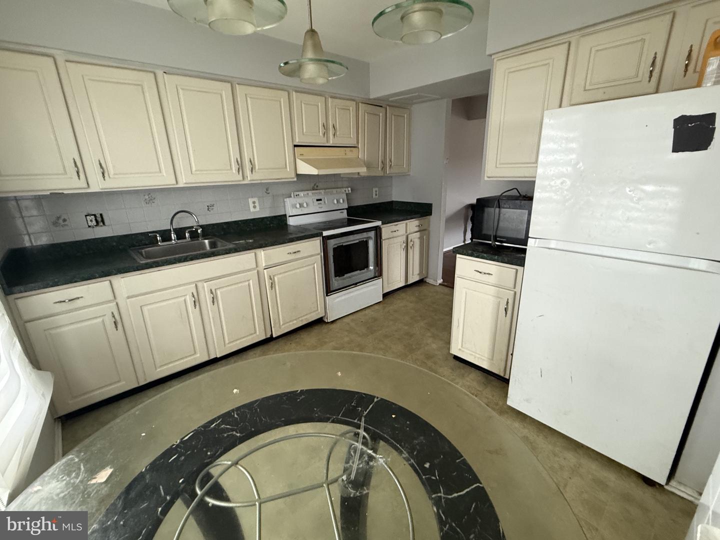 807 Showell Ct Property Photo 6