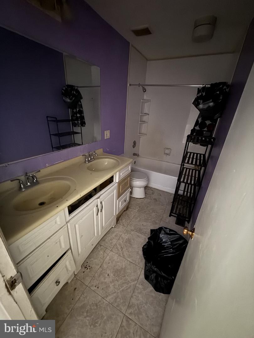 807 Showell Ct Property Photo 7