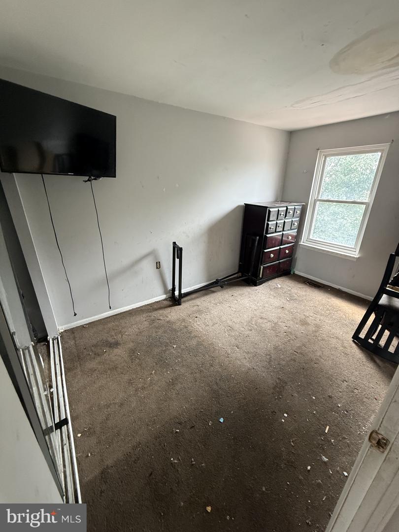 807 Showell Ct Property Photo 8