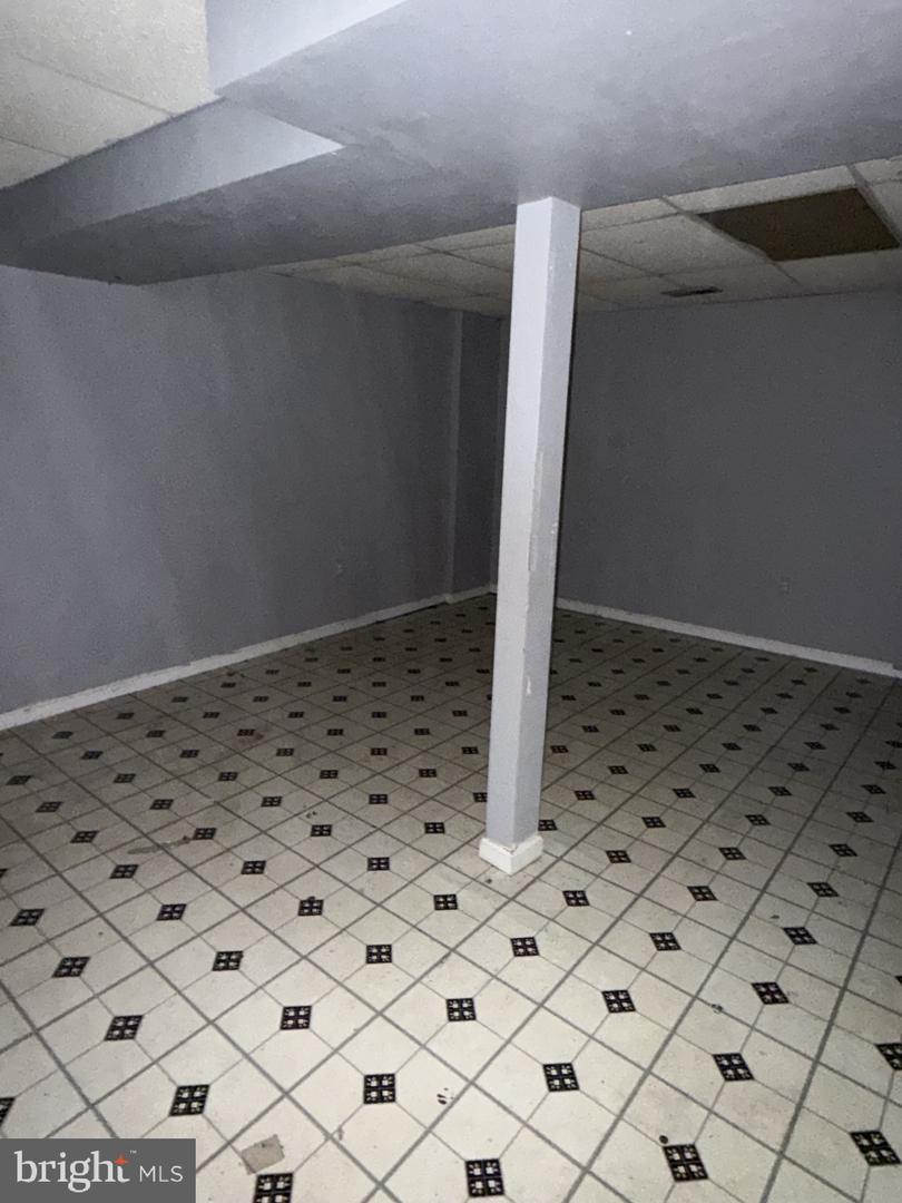 807 Showell Ct Property Photo 13