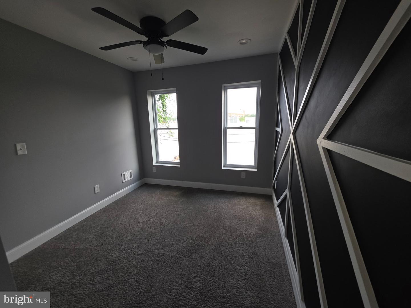1227 E Lanvale St Property Photo 21