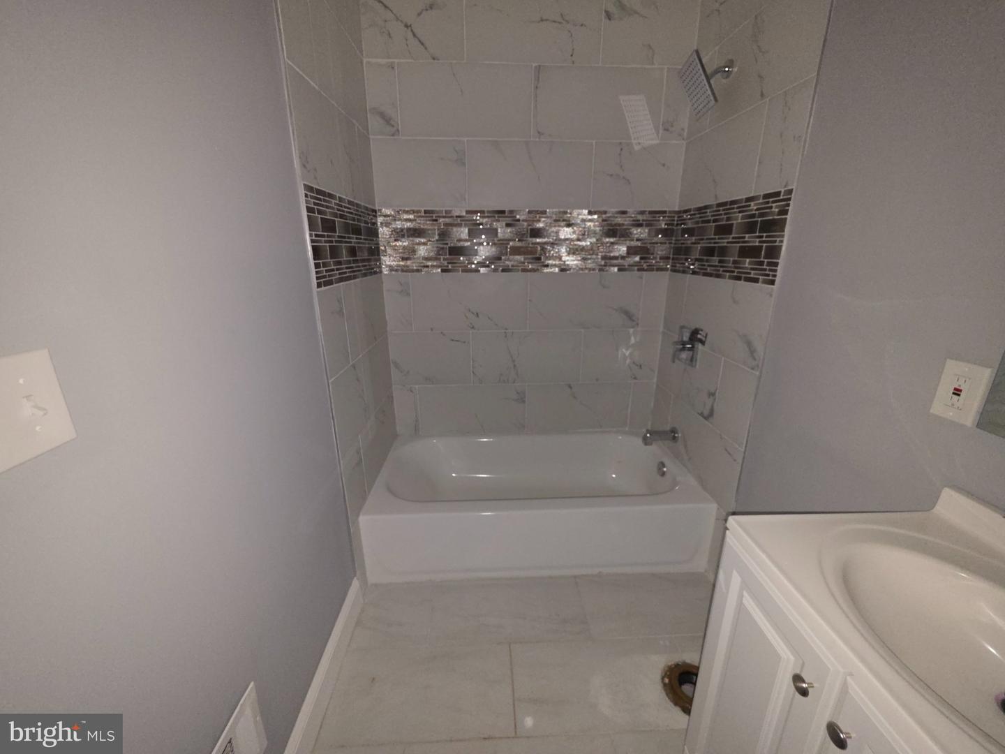 1227 E Lanvale St Property Photo 24